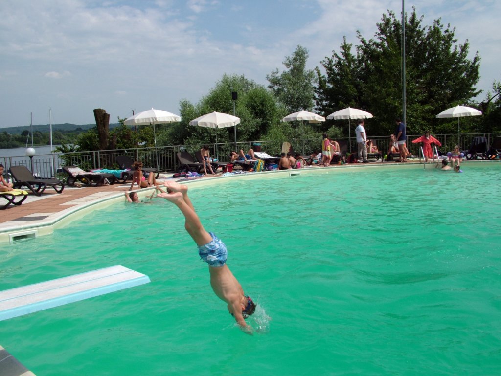 inpiscina50.jpg