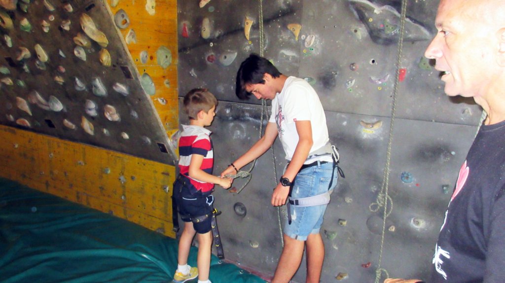 feeclimbing16.jpg