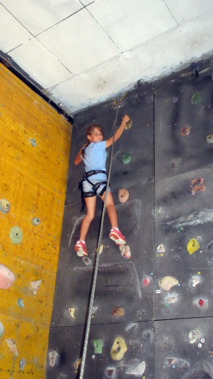 feeclimbing44.jpg