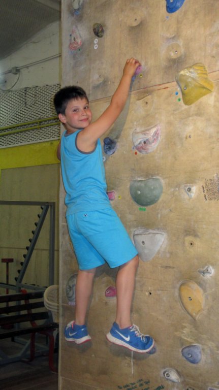 feeclimbing61.jpg