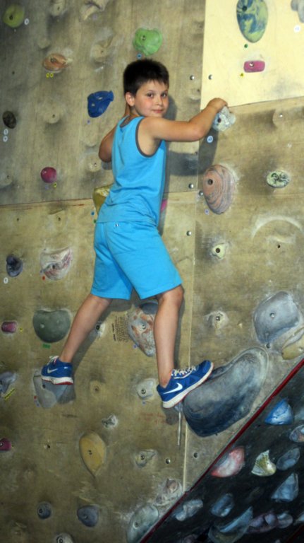 feeclimbing72.jpg