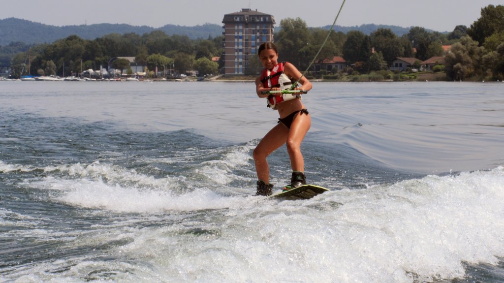 wakeboard64.jpg
